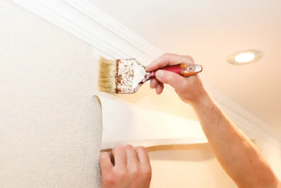 Pose de papier peint à Méry-sur-Oise — revêtements muraux et toiles de verre